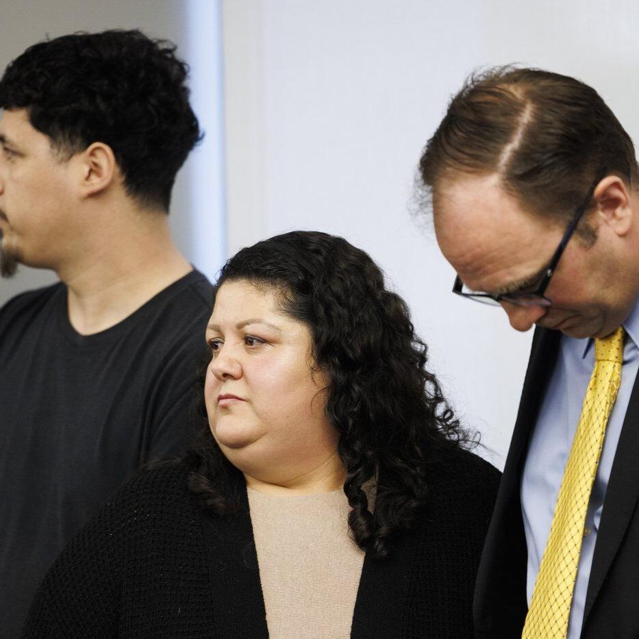 ICE violated rights of a US citizen and 21 others during arrests, Chicago activists allege